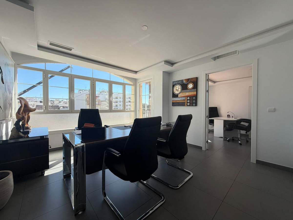 4 Bed Commercial unit for sale in Estepona Costa Del Sol, Málaga, Spain