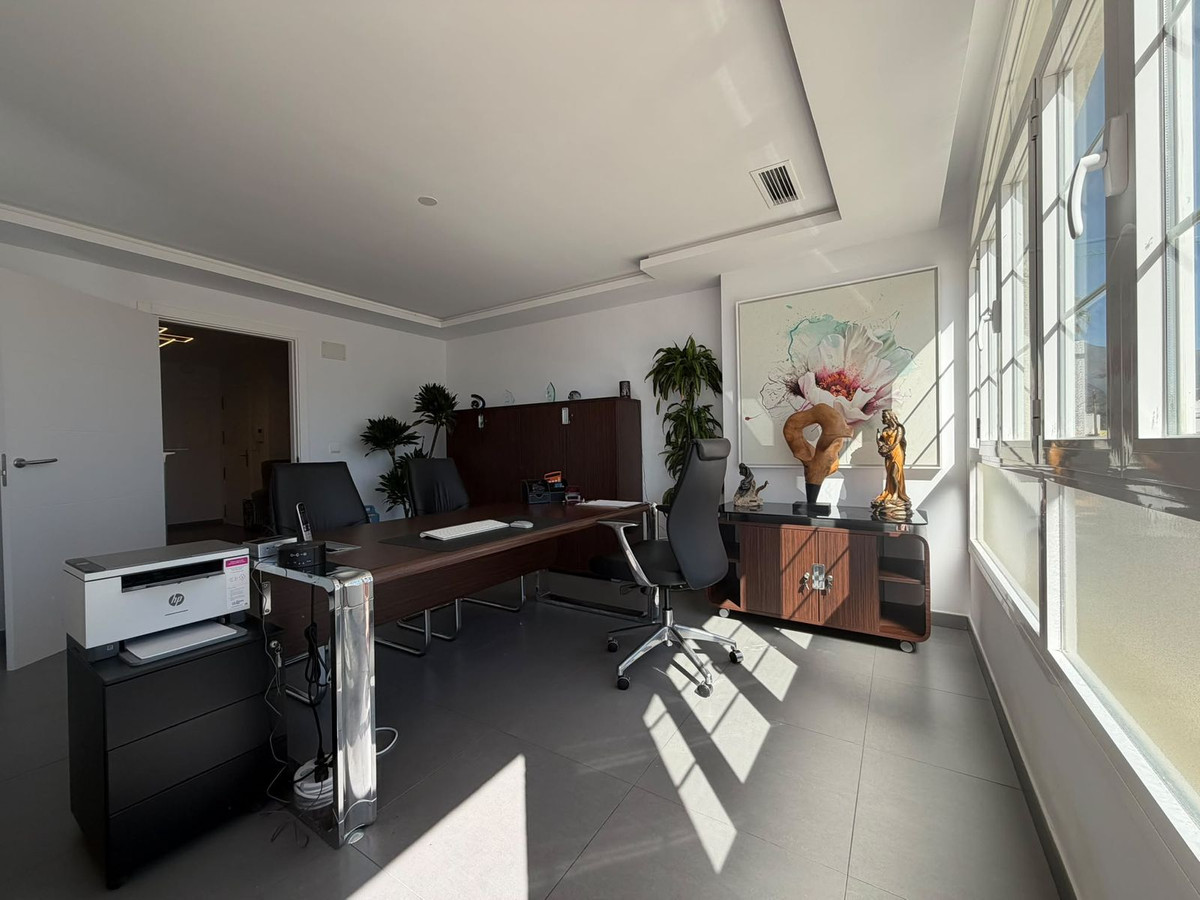 4 Bed Commercial unit for sale in Estepona Costa Del Sol, Málaga, Spain