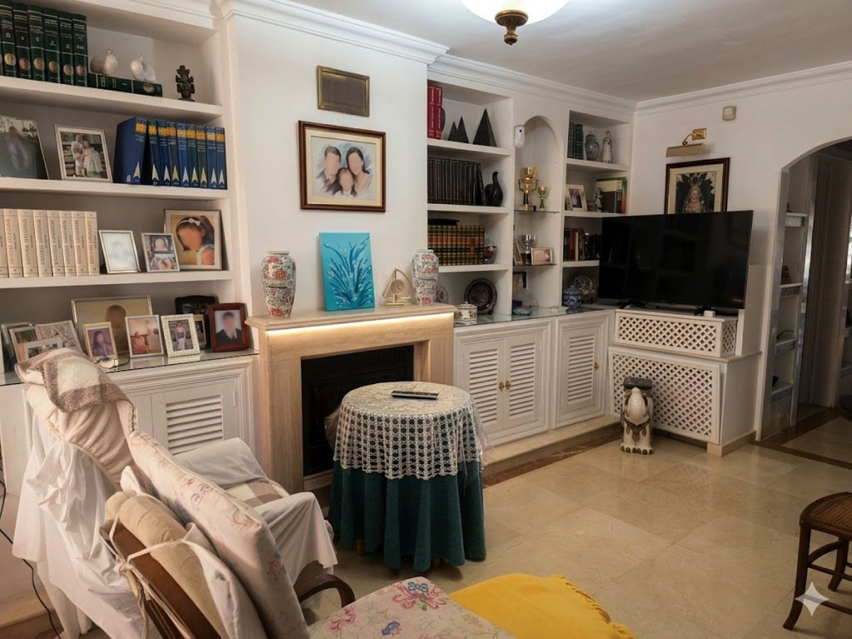 4 Bed Townhouse for sale in Nueva Andalucía Costa Del Sol, Málaga, Spain