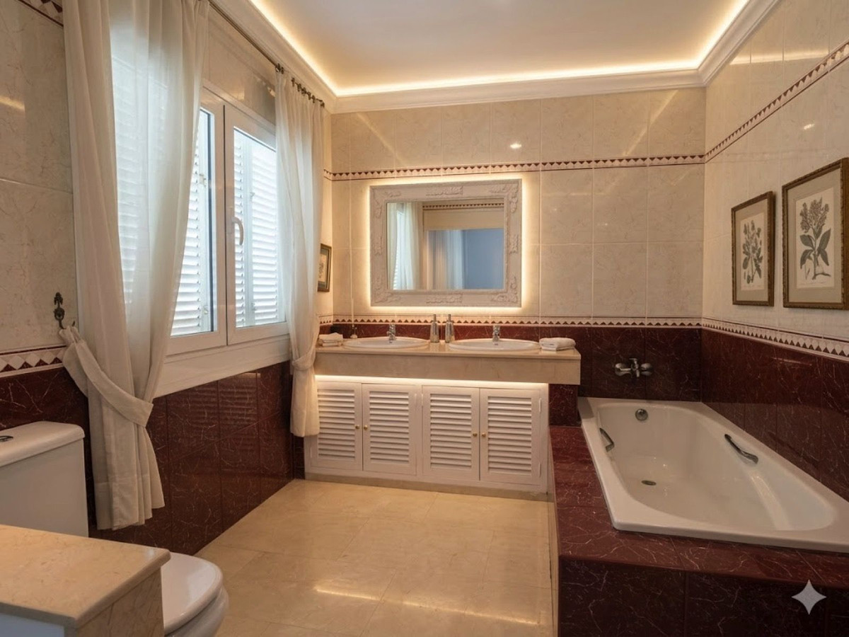 4 Bed Townhouse for sale in Nueva Andalucía Costa Del Sol, Málaga, Spain