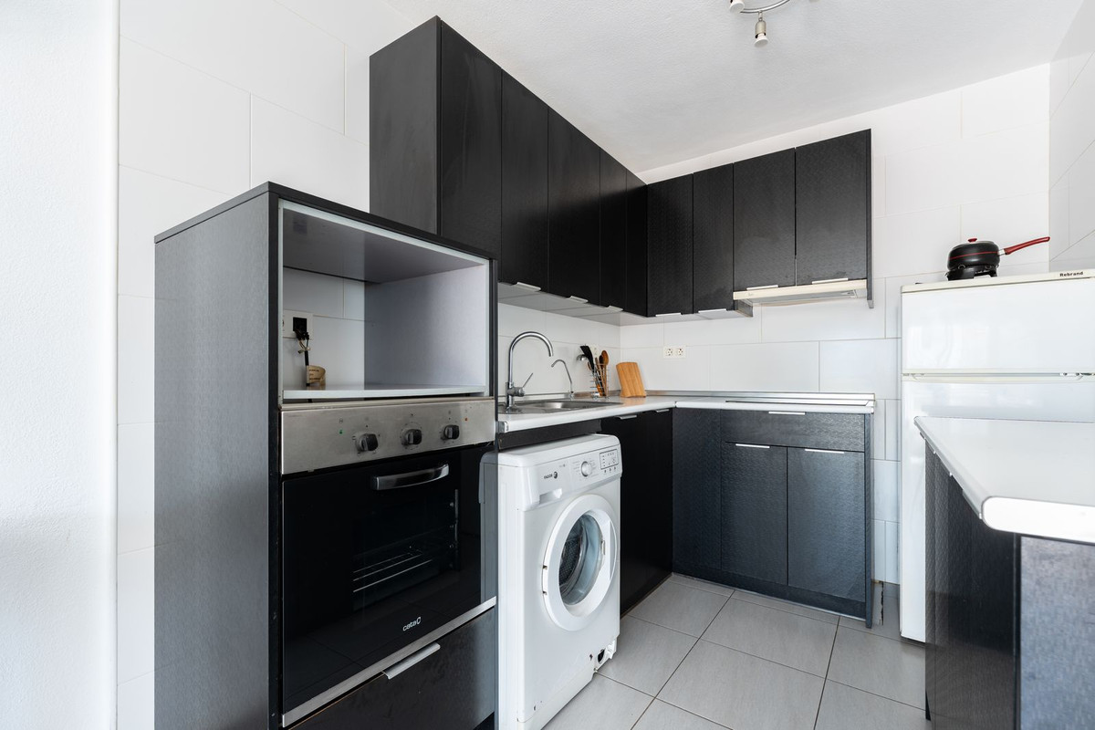 Se vende Apartamento Planta Media de 2 dormitorios en Costa Del Sol, Málaga, España