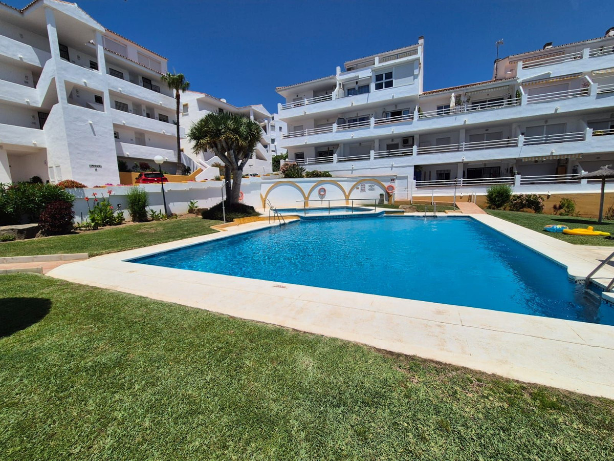 Se vende Apartamento Planta Media de 2 dormitorios en Costa Del Sol, Málaga, España