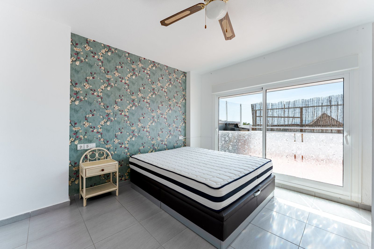 Se vende Apartamento Planta Media de 2 dormitorios en Costa Del Sol, Málaga, España