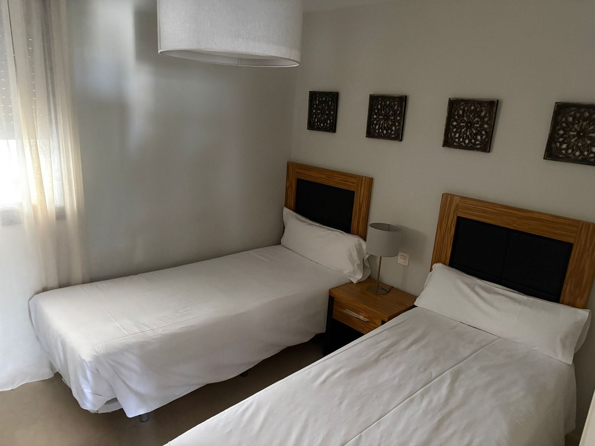 Se vende Apartamento Planta Media de 2 dormitorios en Costa Del Sol, Málaga, España