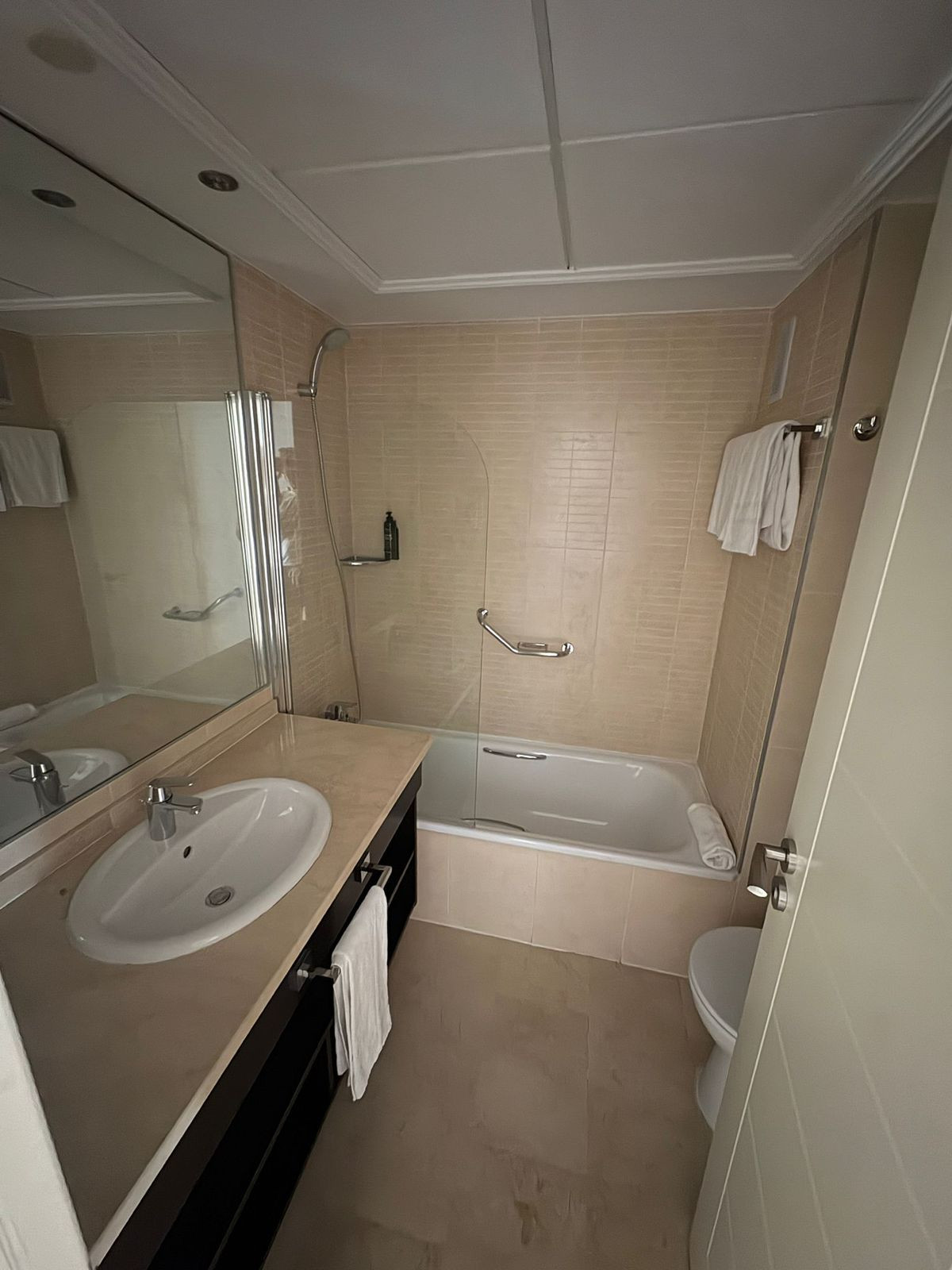Se vende Apartamento Planta Media de 2 dormitorios en Costa Del Sol, Málaga, España
