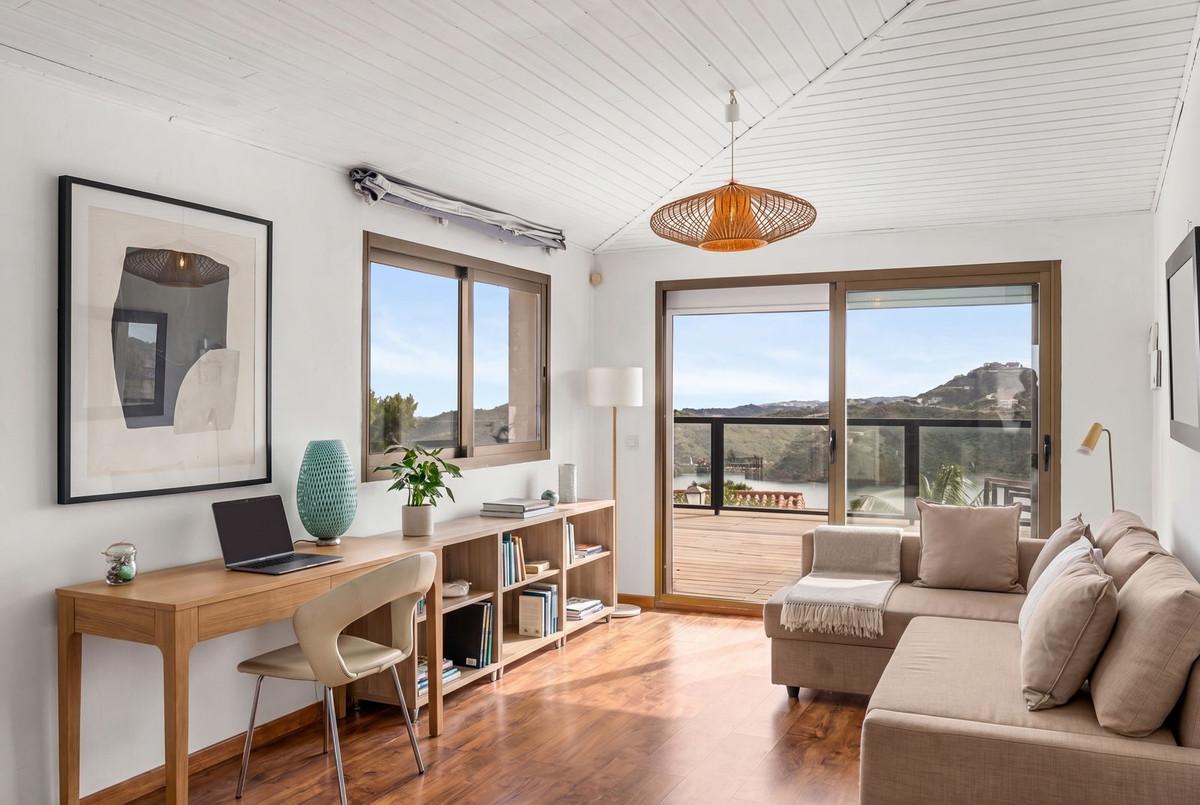 4 Bed Townhouse for sale in Istán Costa Del Sol, Málaga, Spain