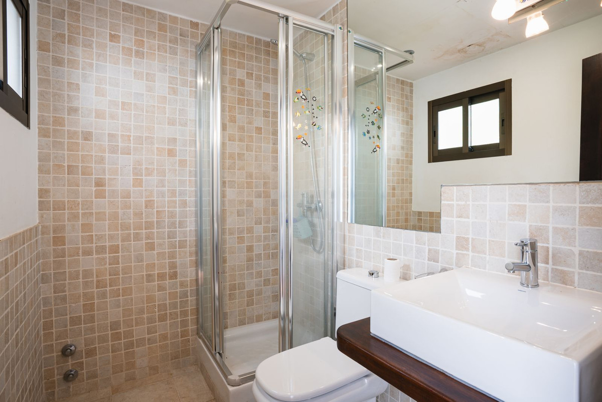 4 Bed Townhouse for sale in Istán Costa Del Sol, Málaga, Spain