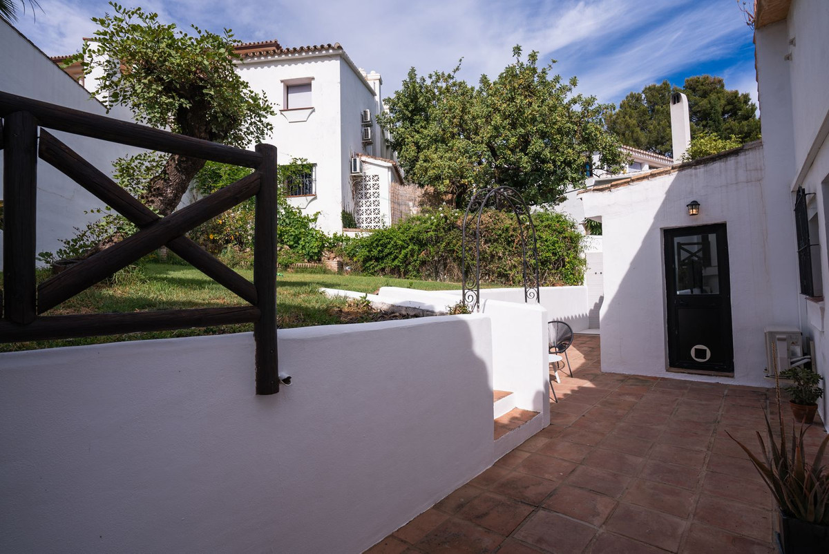 4 Bed Townhouse for sale in Istán Costa Del Sol, Málaga, Spain