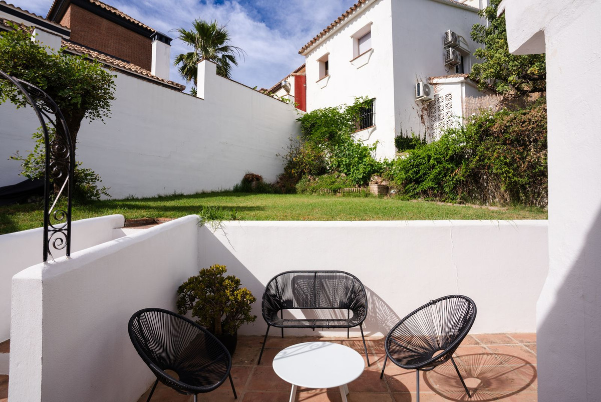 4 Bed Townhouse for sale in Istán Costa Del Sol, Málaga, Spain