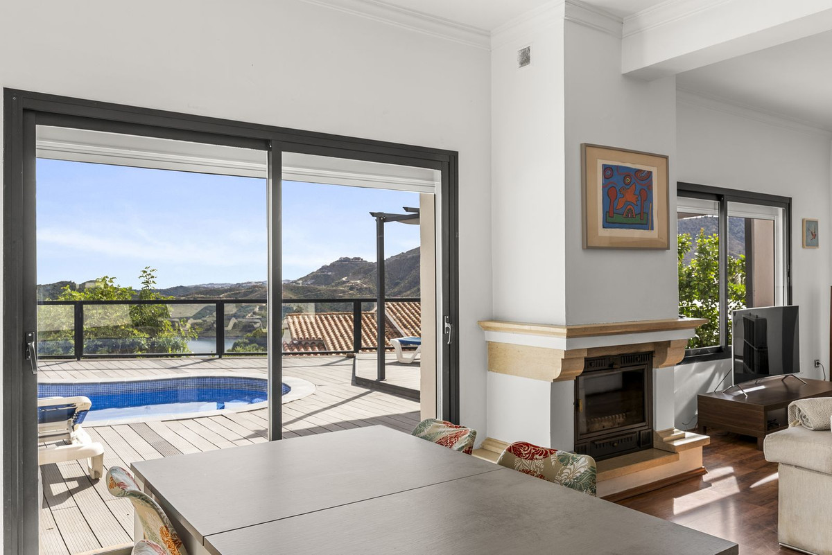 4 Bed Townhouse for sale in Istán Costa Del Sol, Málaga, Spain