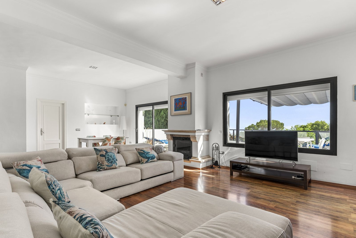 4 Bed Townhouse for sale in Istán Costa Del Sol, Málaga, Spain