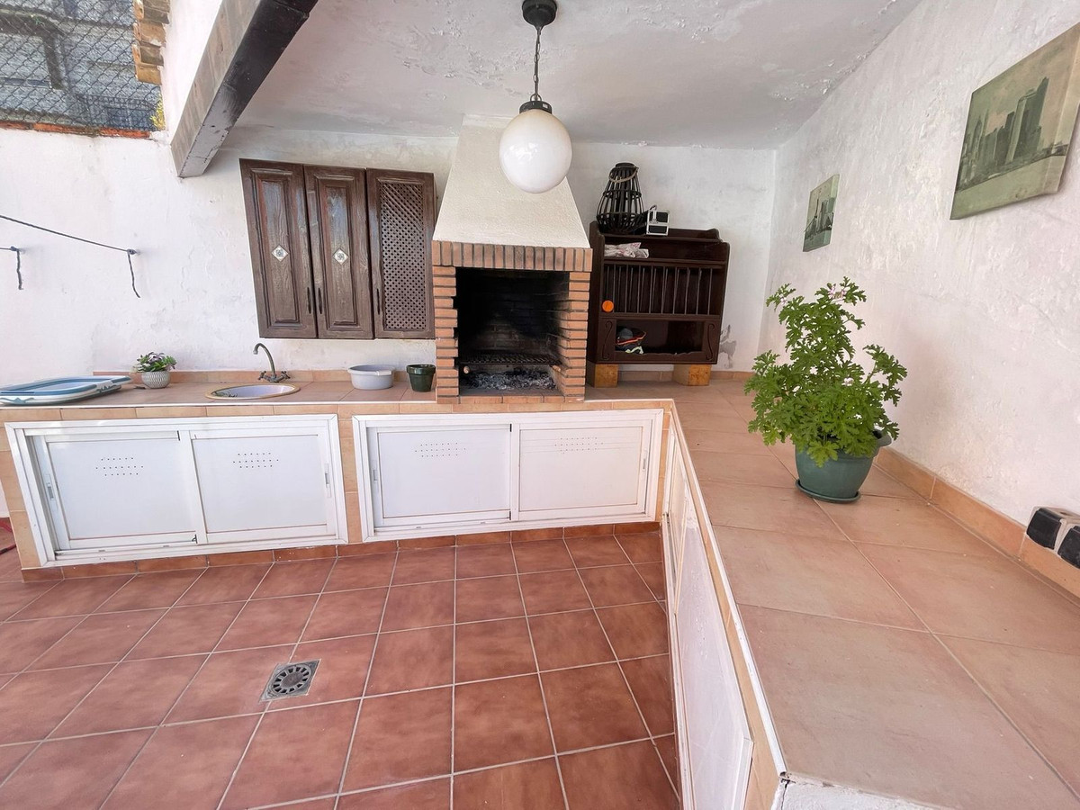 3 Bed Townhouse for sale in Estepona Costa Del Sol, Málaga, Spain