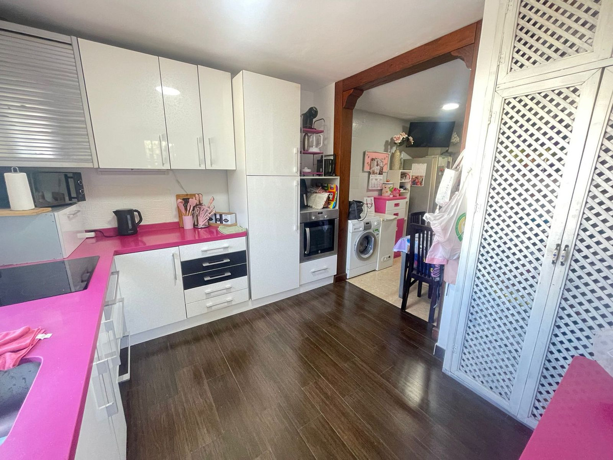 3 Bed Townhouse for sale in Estepona Costa Del Sol, Málaga, Spain