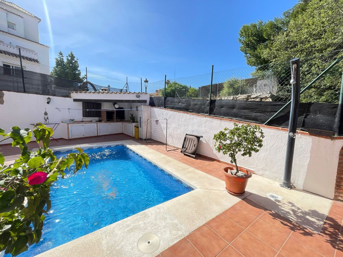 3 Bed Townhouse for sale in Estepona Costa Del Sol, Málaga, Spain