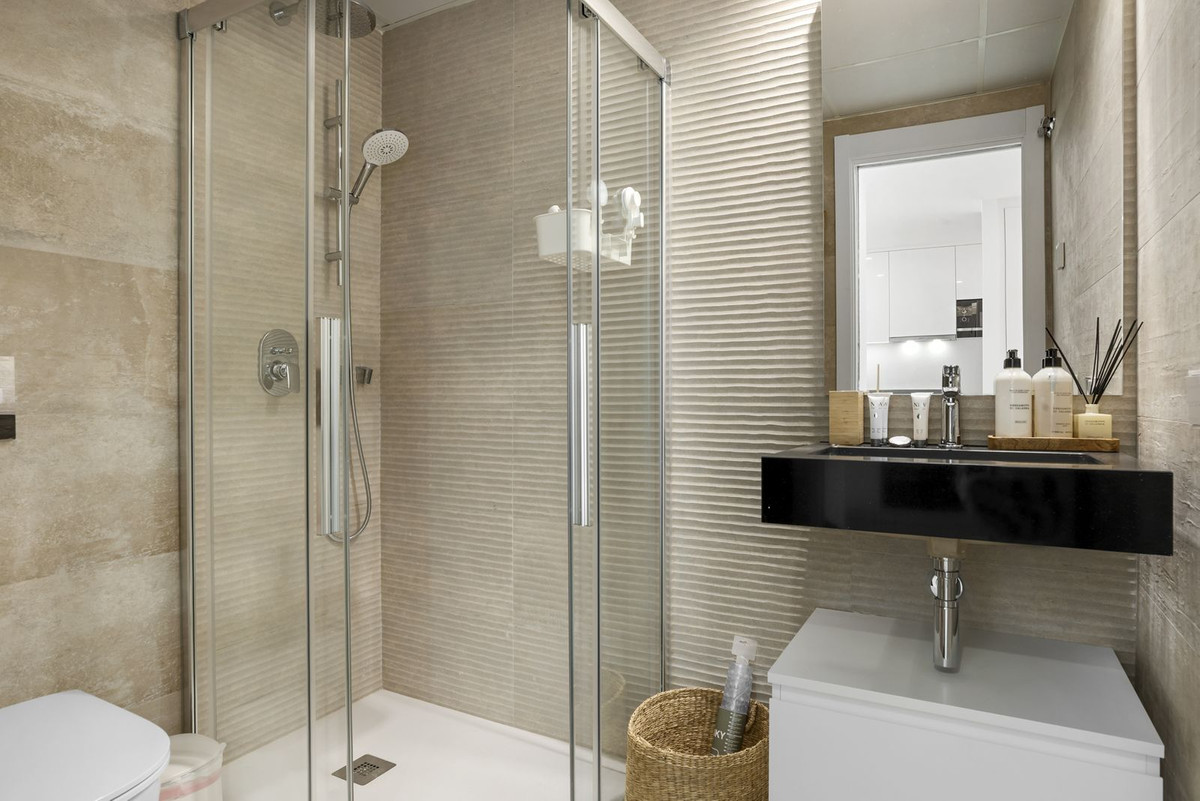 Se vende Apartamento Planta Baja de 2 dormitorios en Costa Del Sol, Málaga, España