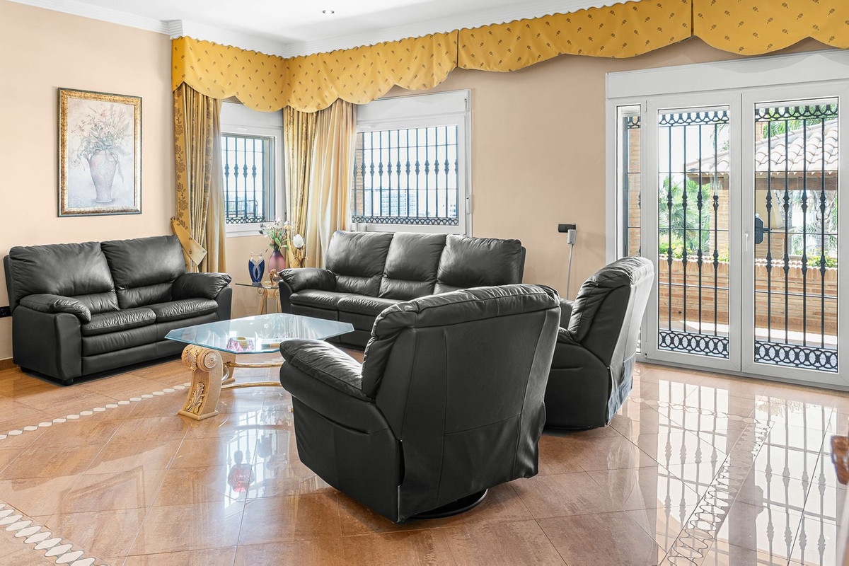 5 Bed Townhouse for sale in Torrequebrada Costa Del Sol, Málaga, Spain