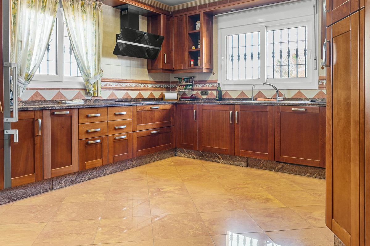 5 Bed Townhouse for sale in Torrequebrada Costa Del Sol, Málaga, Spain