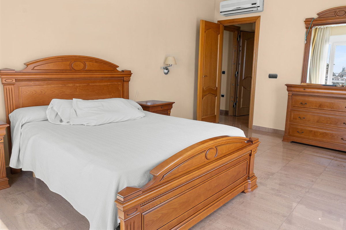 5 Bed Townhouse for sale in Torrequebrada Costa Del Sol, Málaga, Spain