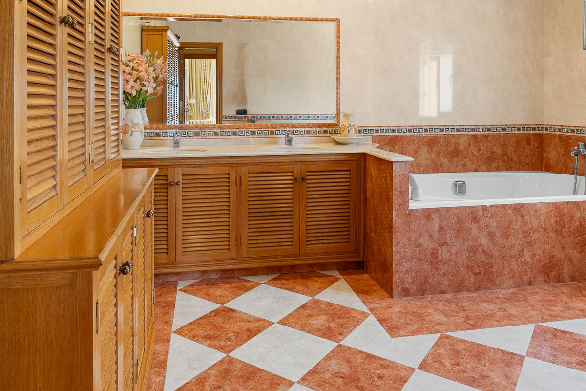 5 Bed Townhouse for sale in Torrequebrada Costa Del Sol, Málaga, Spain