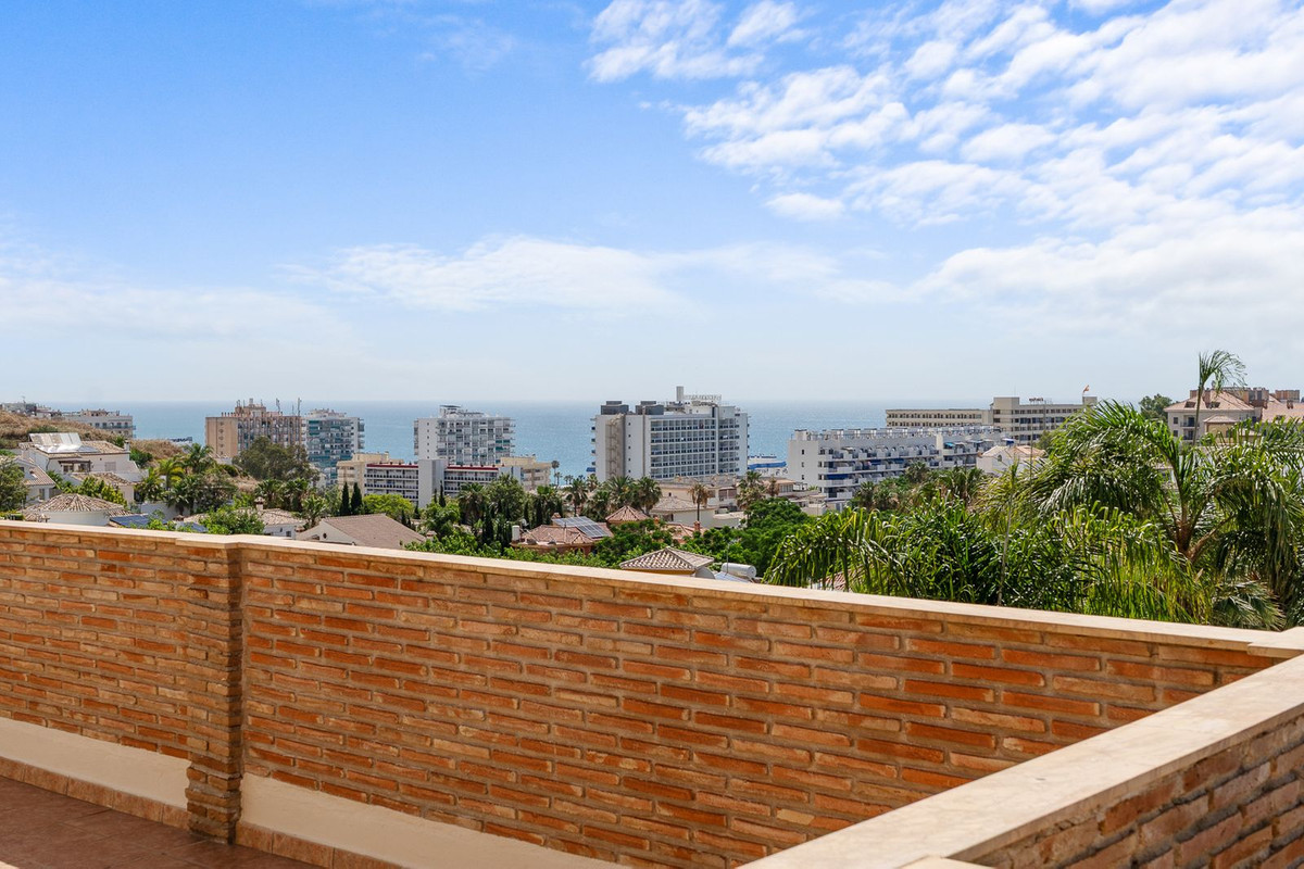 5 Bed Townhouse for sale in Torrequebrada Costa Del Sol, Málaga, Spain