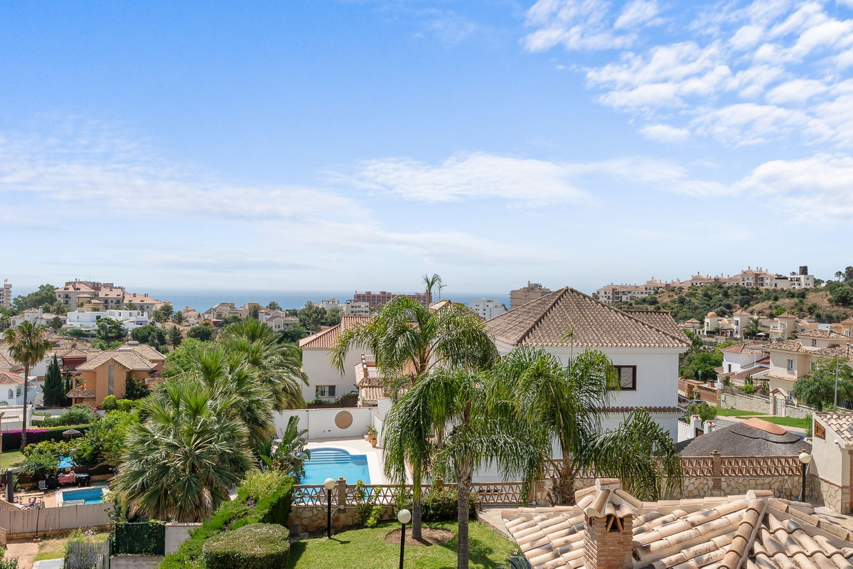 5 Bed Townhouse for sale in Torrequebrada Costa Del Sol, Málaga, Spain