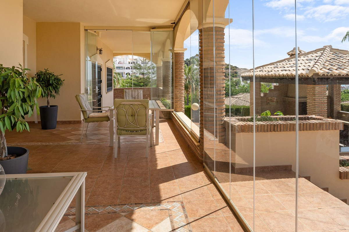 5 Bed Townhouse for sale in Torrequebrada Costa Del Sol, Málaga, Spain