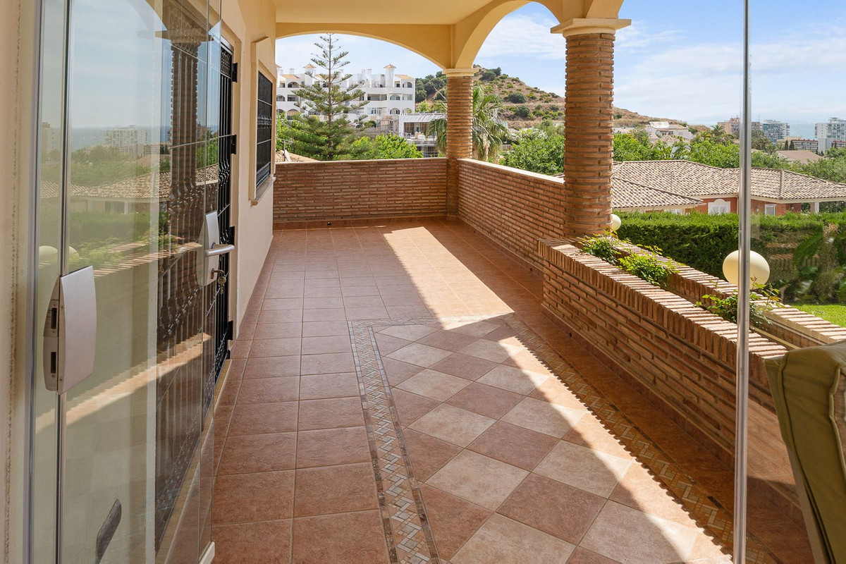 5 Bed Townhouse for sale in Torrequebrada Costa Del Sol, Málaga, Spain