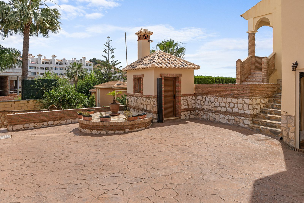 5 Bed Townhouse for sale in Torrequebrada Costa Del Sol, Málaga, Spain