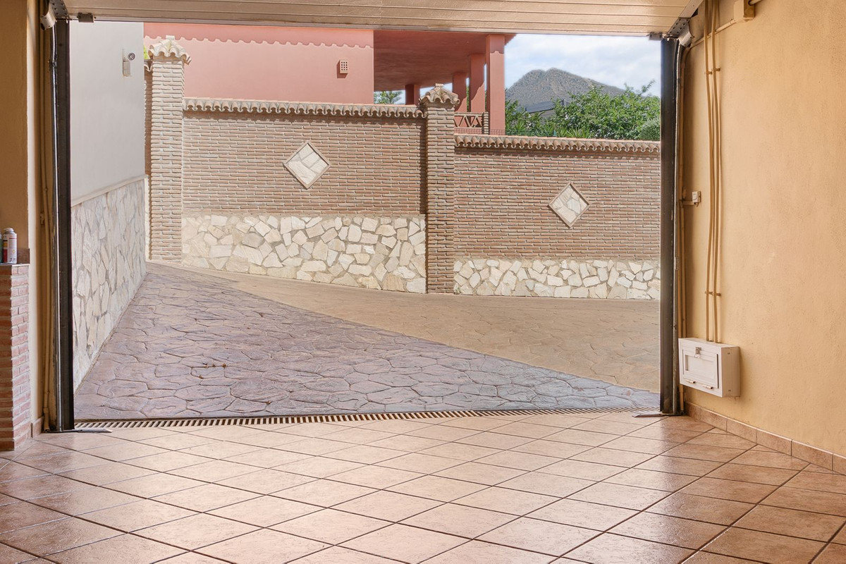 5 Bed Townhouse for sale in Torrequebrada Costa Del Sol, Málaga, Spain