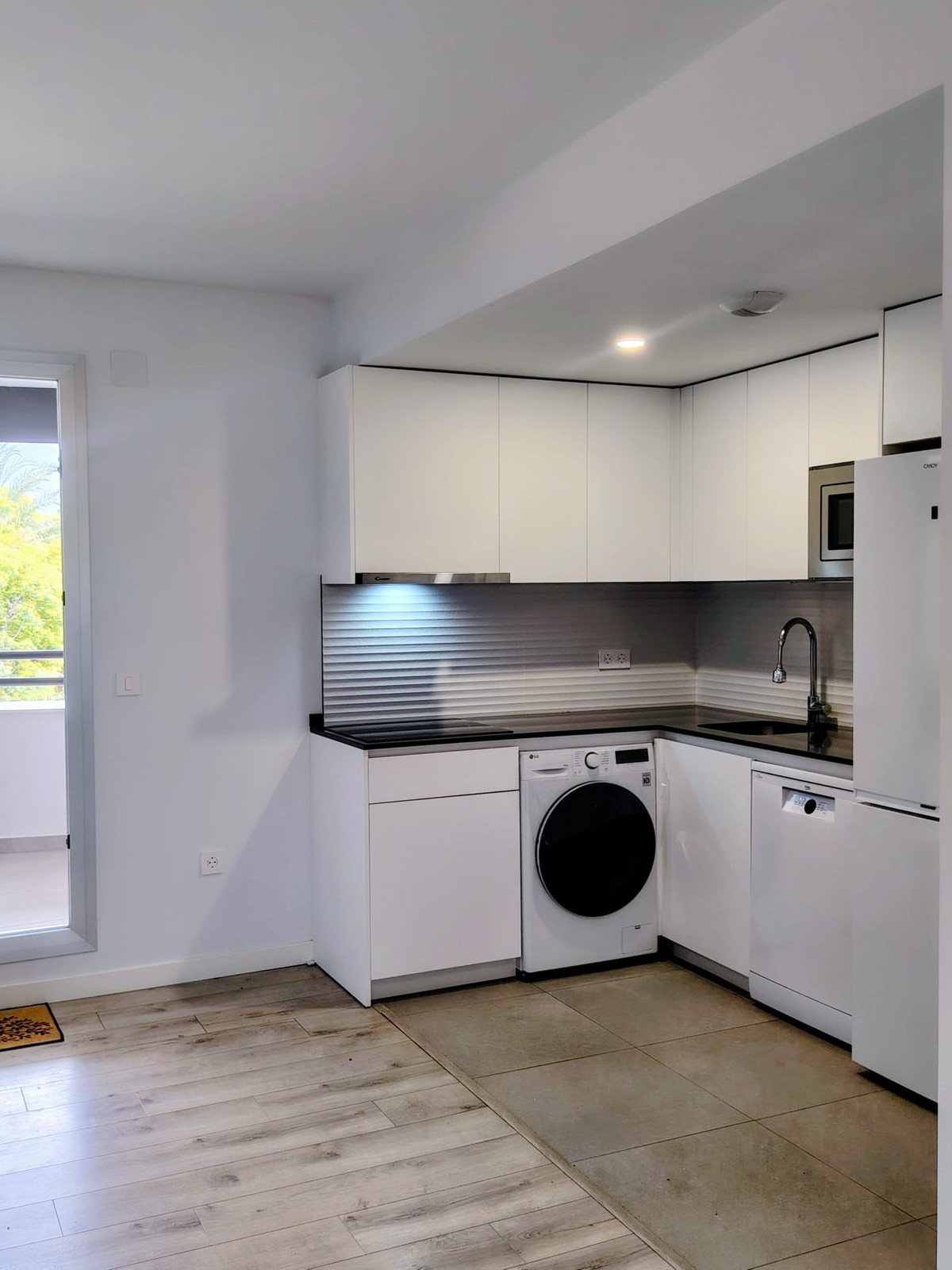 Se vende Apartamento Planta Media de 2 dormitorios en Costa Del Sol, Málaga, España
