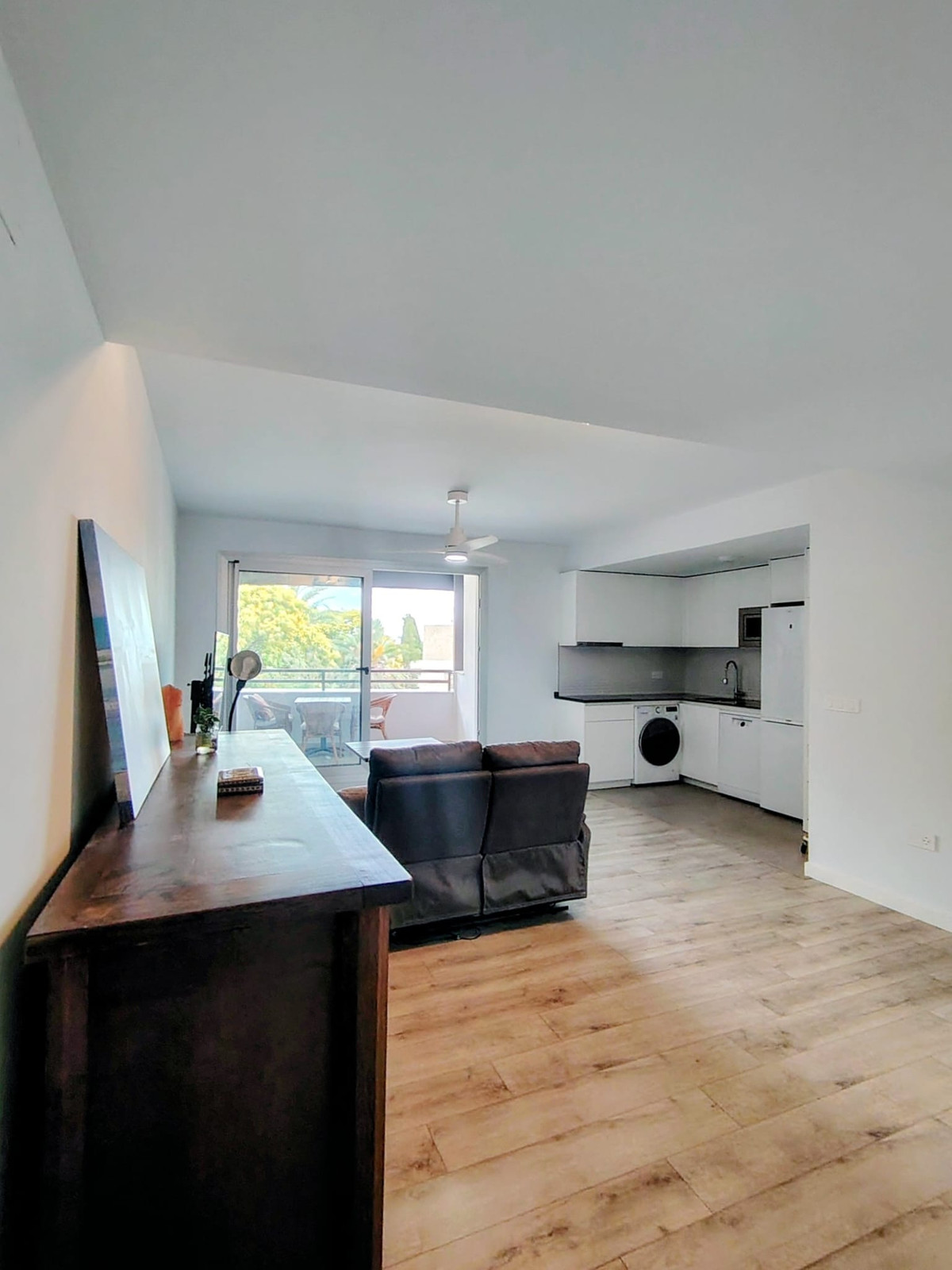 Se vende Apartamento Planta Media de 2 dormitorios en Costa Del Sol, Málaga, España