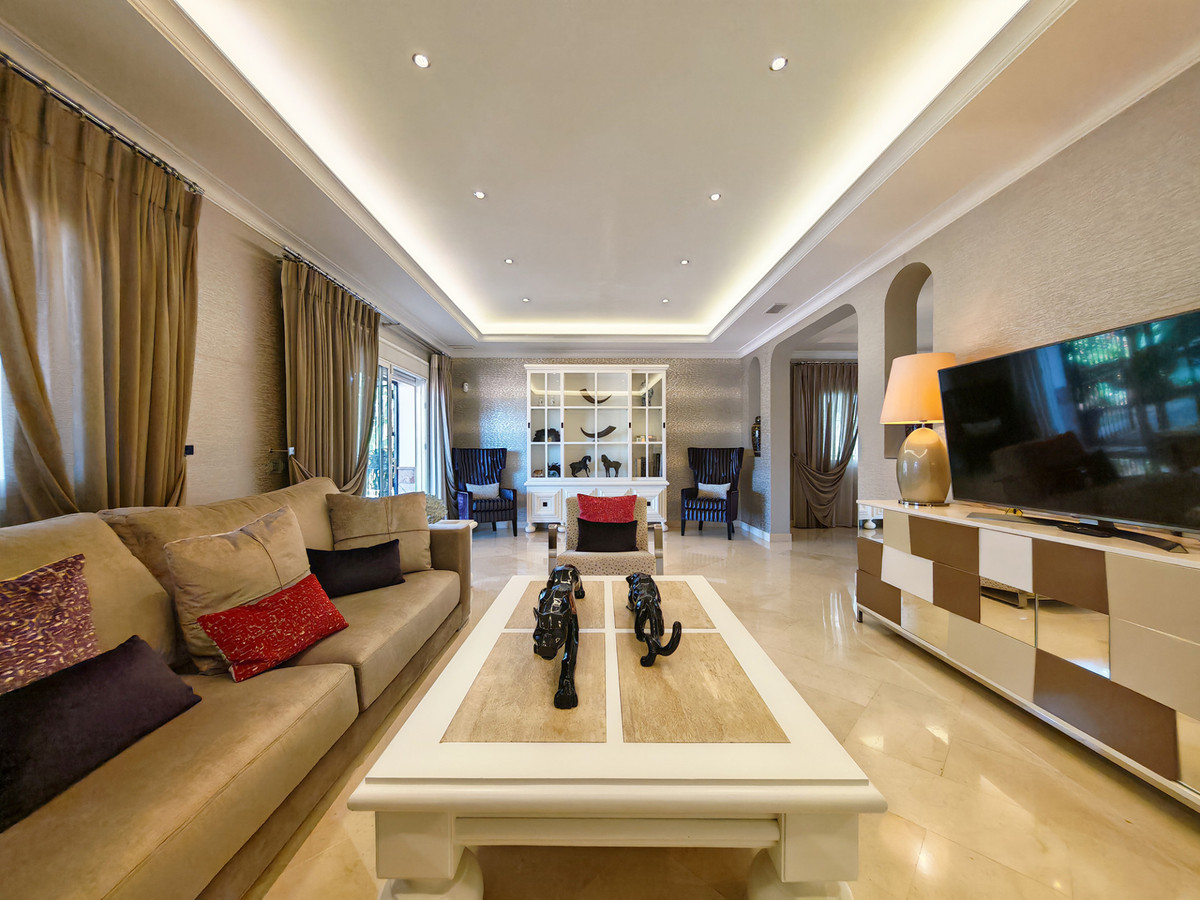 4 Bed Townhouse for sale in Elviria Costa Del Sol, Málaga, Spain