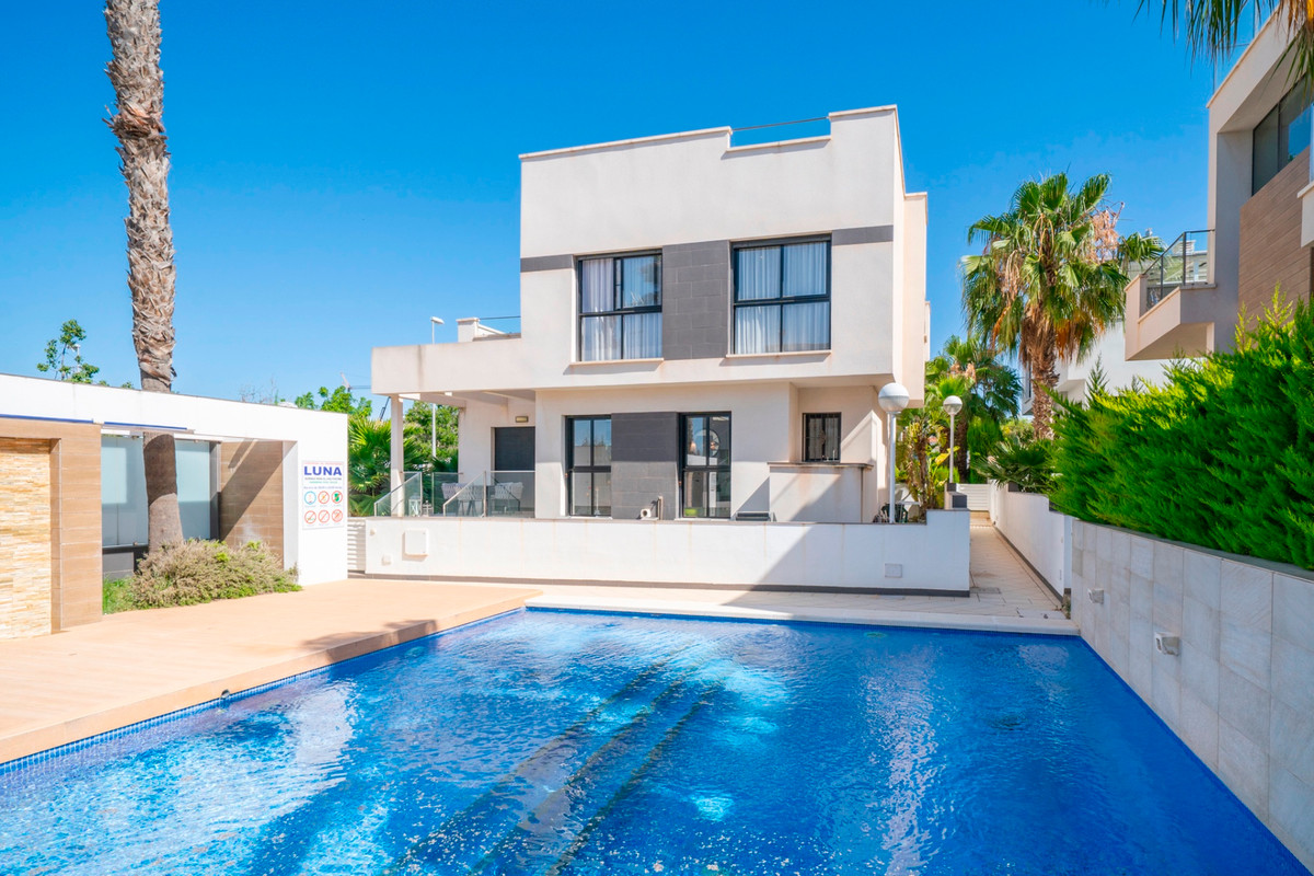 3 Bed Townhouse for sale in Ciudad Quesada Costa Blanca, Alicante, Spain