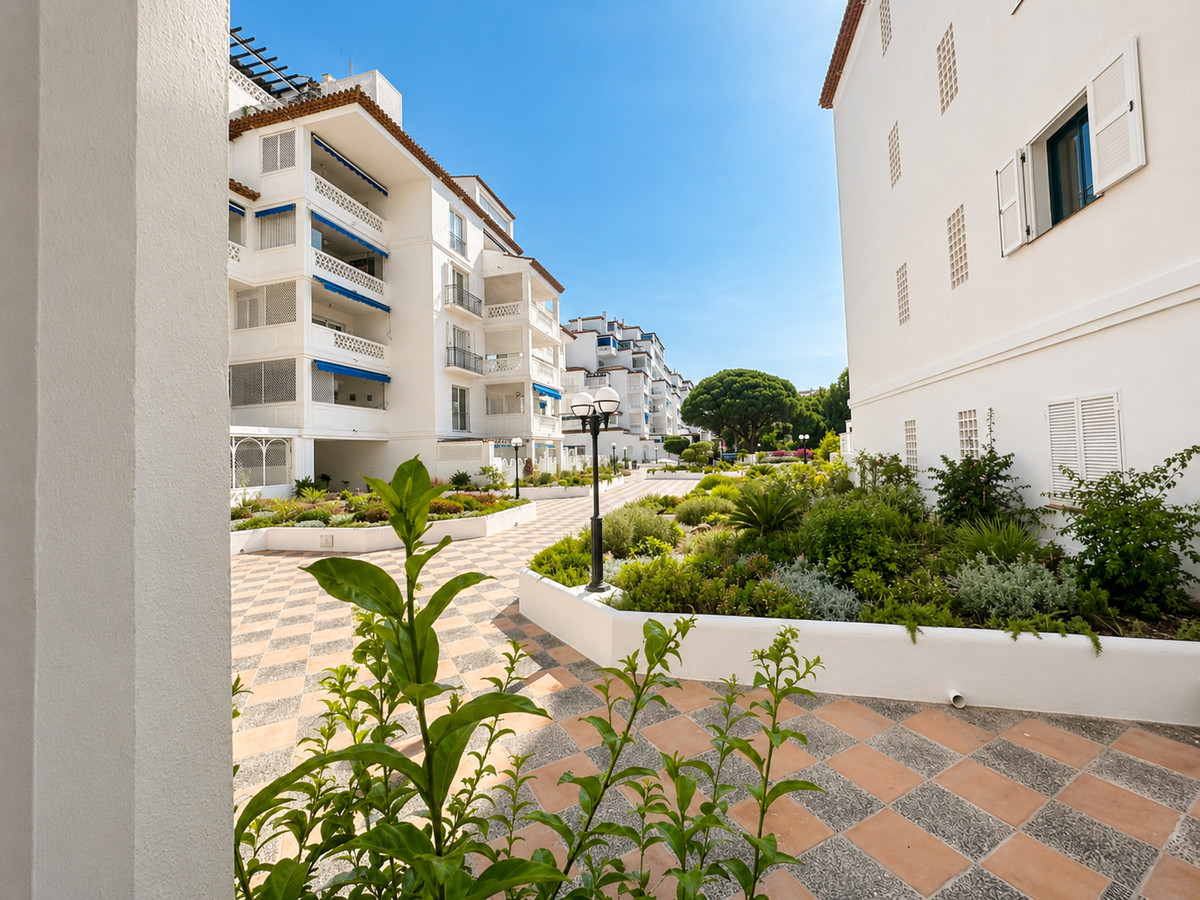 Se vende Apartamento Planta Baja de 2 dormitorios en Costa Del Sol, Málaga, España