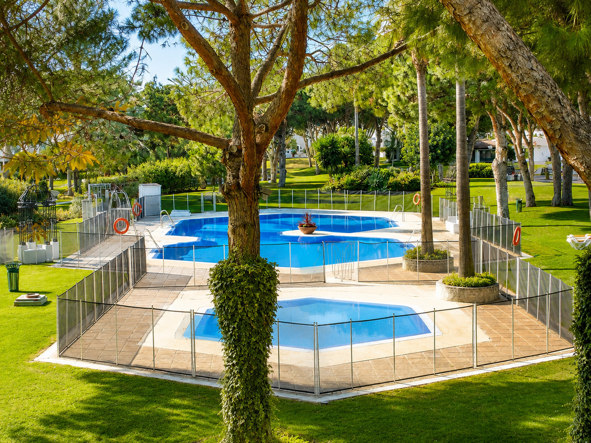 Se vende Apartamento Planta Baja de 2 dormitorios en Costa Del Sol, Málaga, España