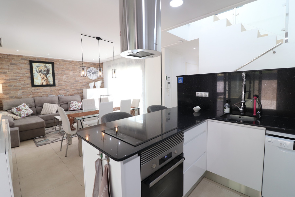 Se vende Pareada de 3 dormitorios en Costa Blanca, Alicante, España