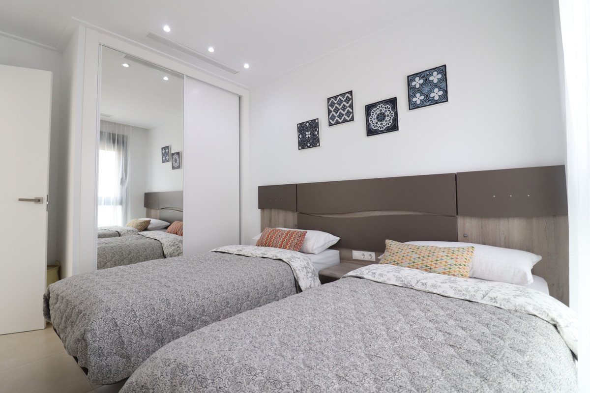Se vende Pareada de 3 dormitorios en Costa Blanca, Alicante, España