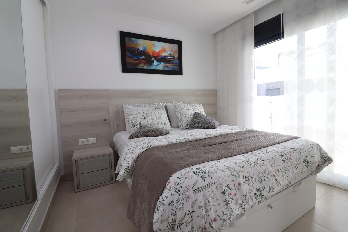 Se vende Pareada de 3 dormitorios en Costa Blanca, Alicante, España