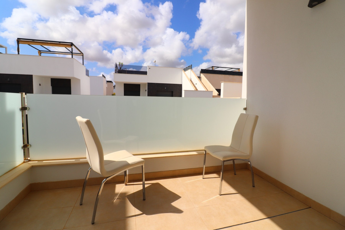 Se vende Pareada de 3 dormitorios en Costa Blanca, Alicante, España