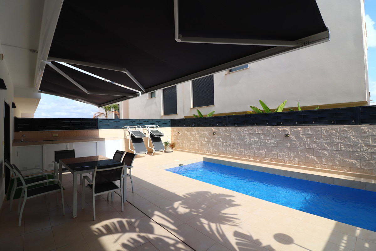 Se vende Pareada de 3 dormitorios en Costa Blanca, Alicante, España