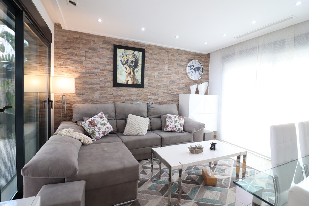 Se vende Pareada de 3 dormitorios en Costa Blanca, Alicante, España