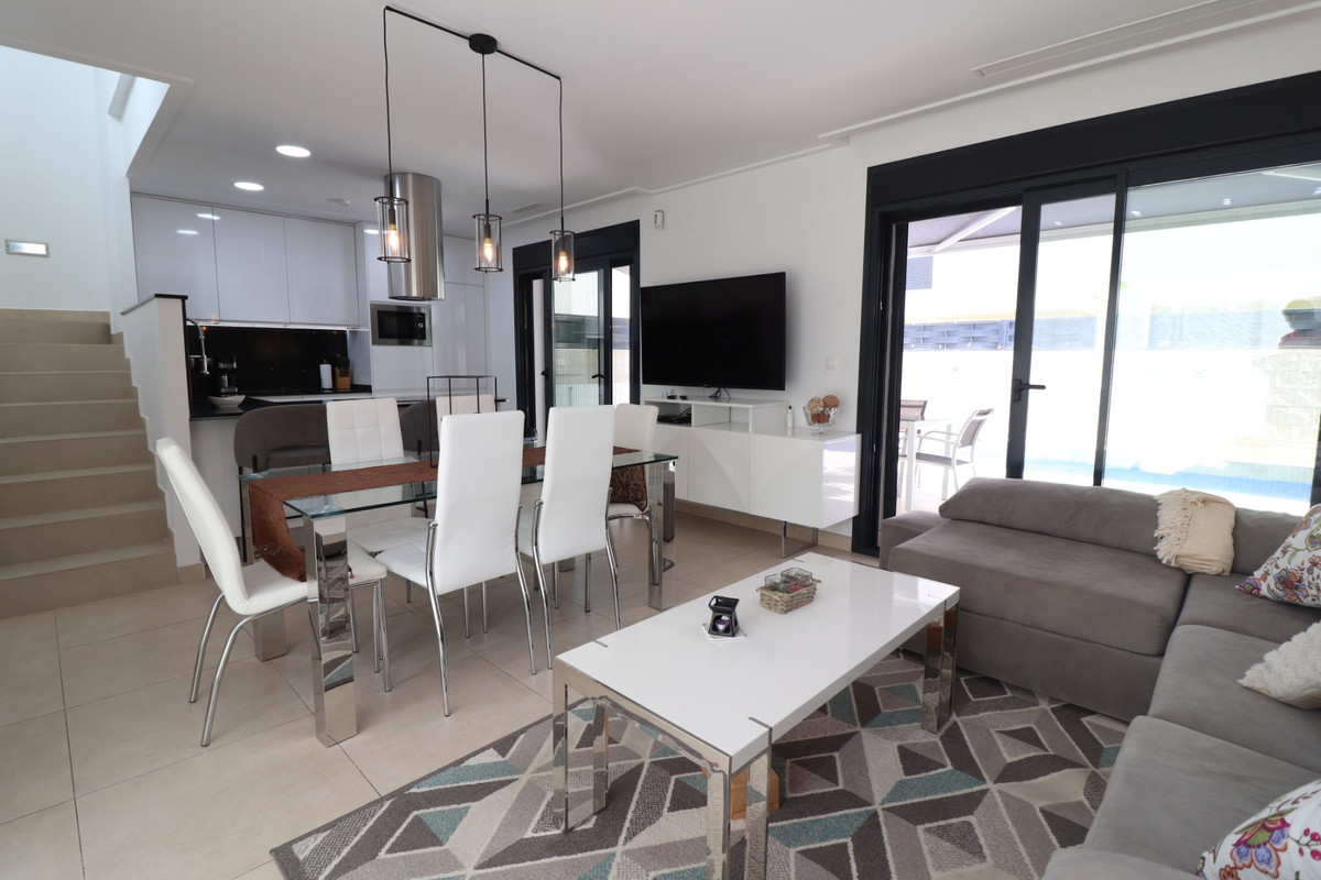 Se vende Pareada de 3 dormitorios en Costa Blanca, Alicante, España