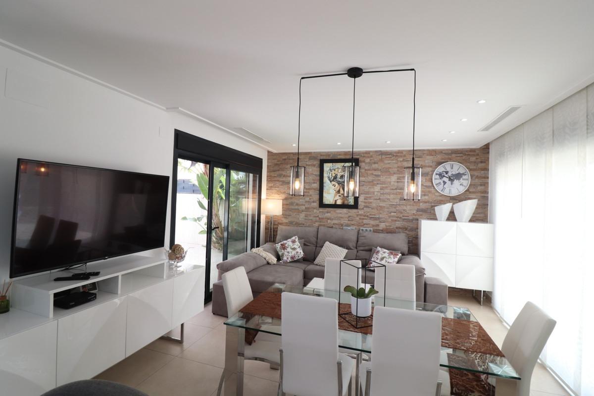 Se vende Pareada de 3 dormitorios en Costa Blanca, Alicante, España