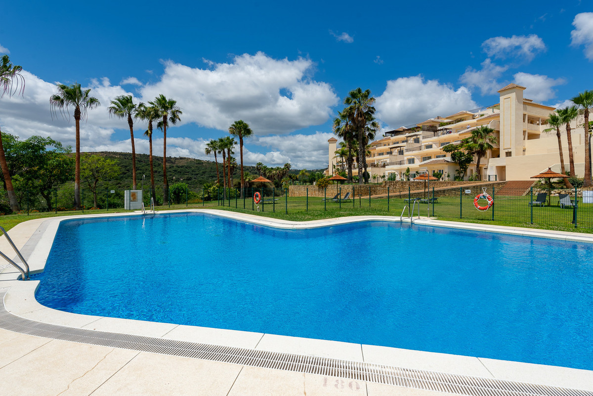 Se vende Apartamento Planta Baja de 3 dormitorios en Costa Del Sol, Cadiz, España