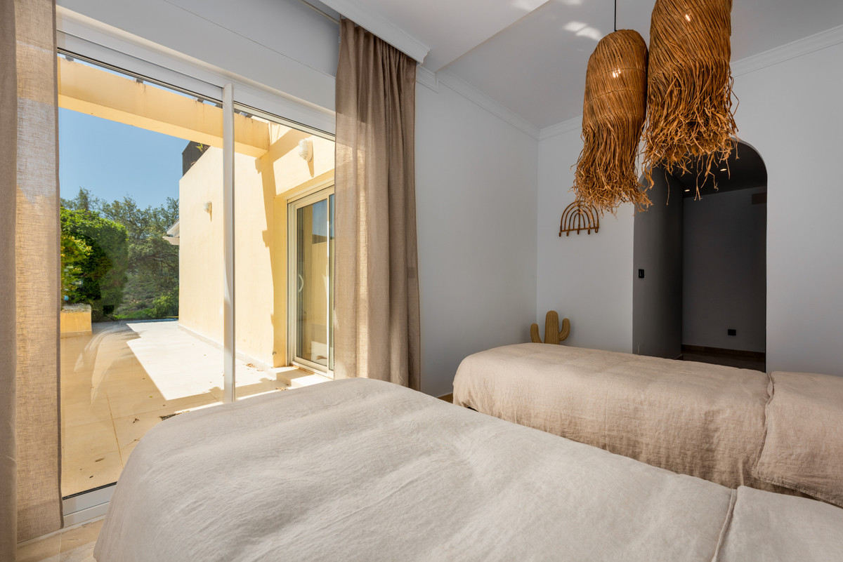 Se vende Apartamento Planta Baja de 3 dormitorios en Costa Del Sol, Cadiz, España