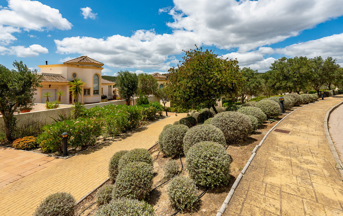 Se vende Apartamento Planta Baja de 3 dormitorios en Costa Del Sol, Cadiz, España