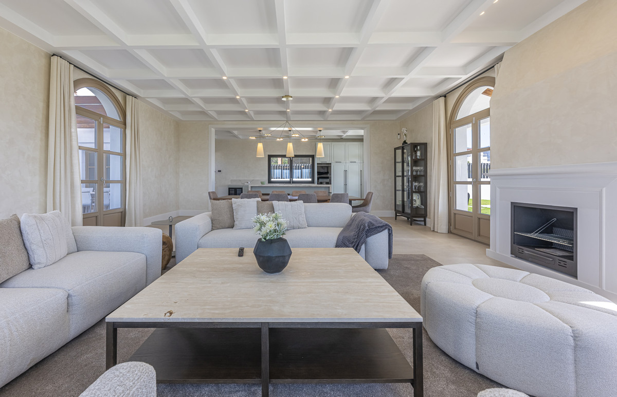 4 Bed Townhouse for sale in Estepona Costa Del Sol, Málaga, Spain