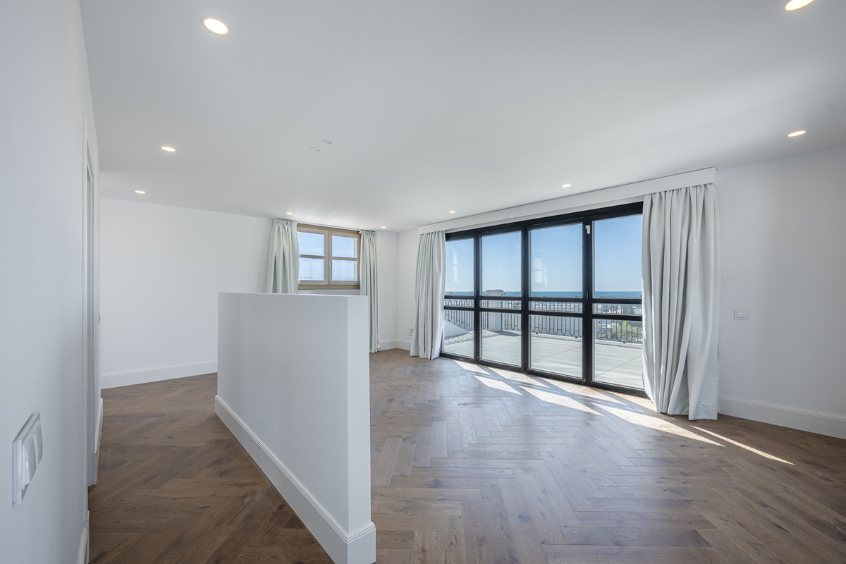 4 Bed Townhouse for sale in Estepona Costa Del Sol, Málaga, Spain