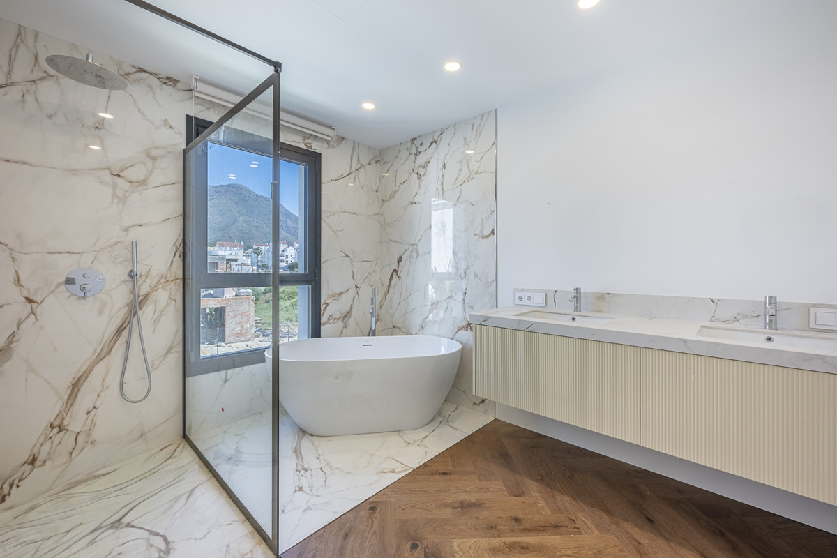 4 Bed Townhouse for sale in Estepona Costa Del Sol, Málaga, Spain