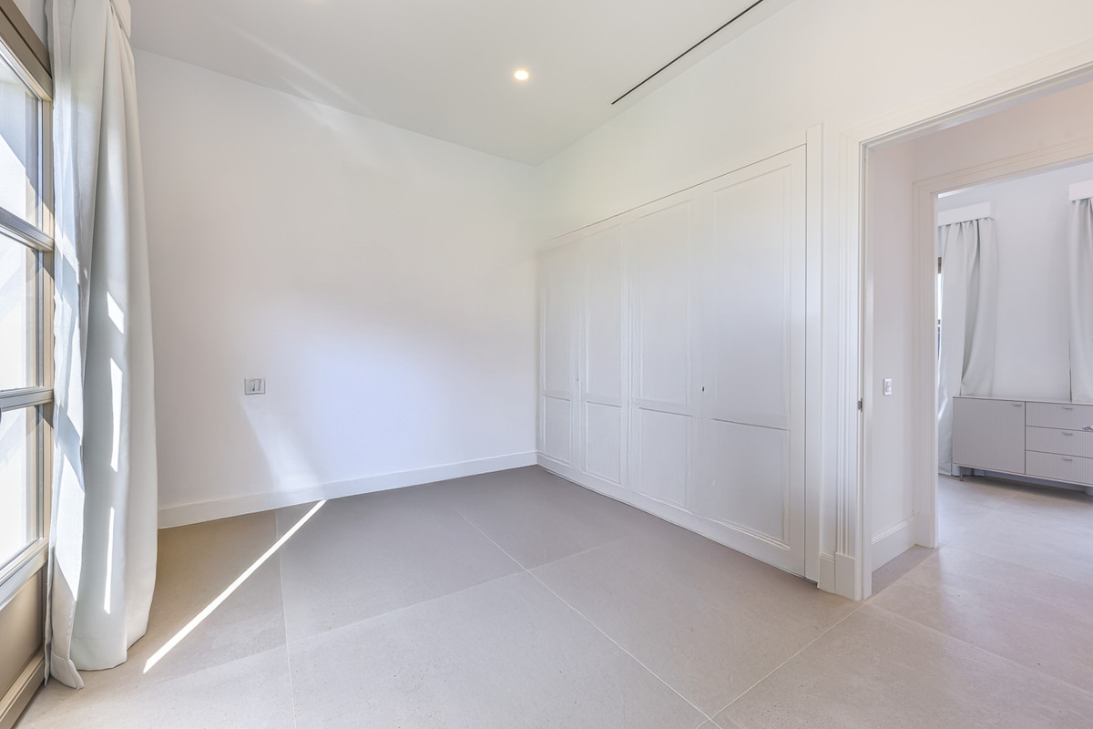 4 Bed Townhouse for sale in Estepona Costa Del Sol, Málaga, Spain